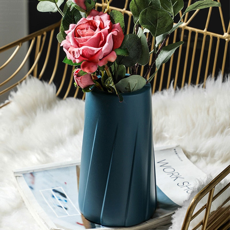 Morandi Plastic Vase Living Room Decoration Ornaments Modern Origami Plastic Vases for Flower Arrangements Home Decoration